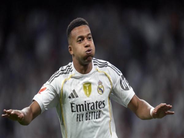 Bóng đá QT: Real Madrid thắng chật vật tại La Liga
