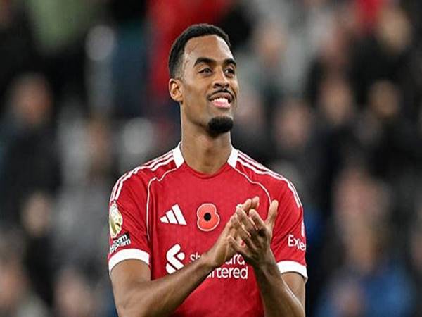 Tin Liverpool: HLV Slot cập nhật tình hình của Gravenberch