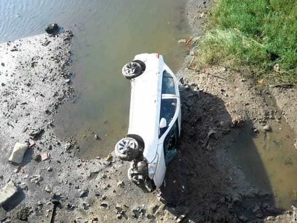 Ngủ mơ thấy xe ô to bị lật cảnh báo điềm gì?