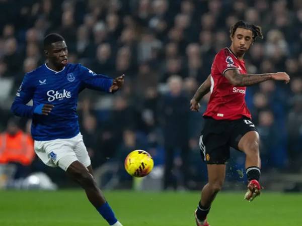 Tin MU: Thống kê đấu Everton, Yoro thắng tranh chấp 100%